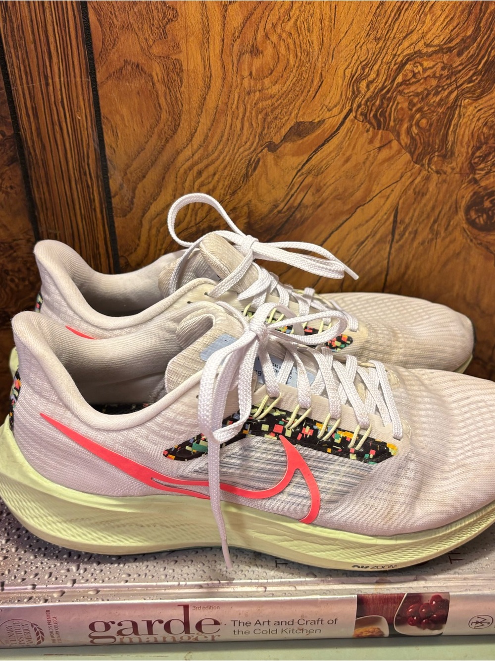 Nike Air Zoom Pegasus Women's Athletic Shoes - White with Neon Pink Swoosh